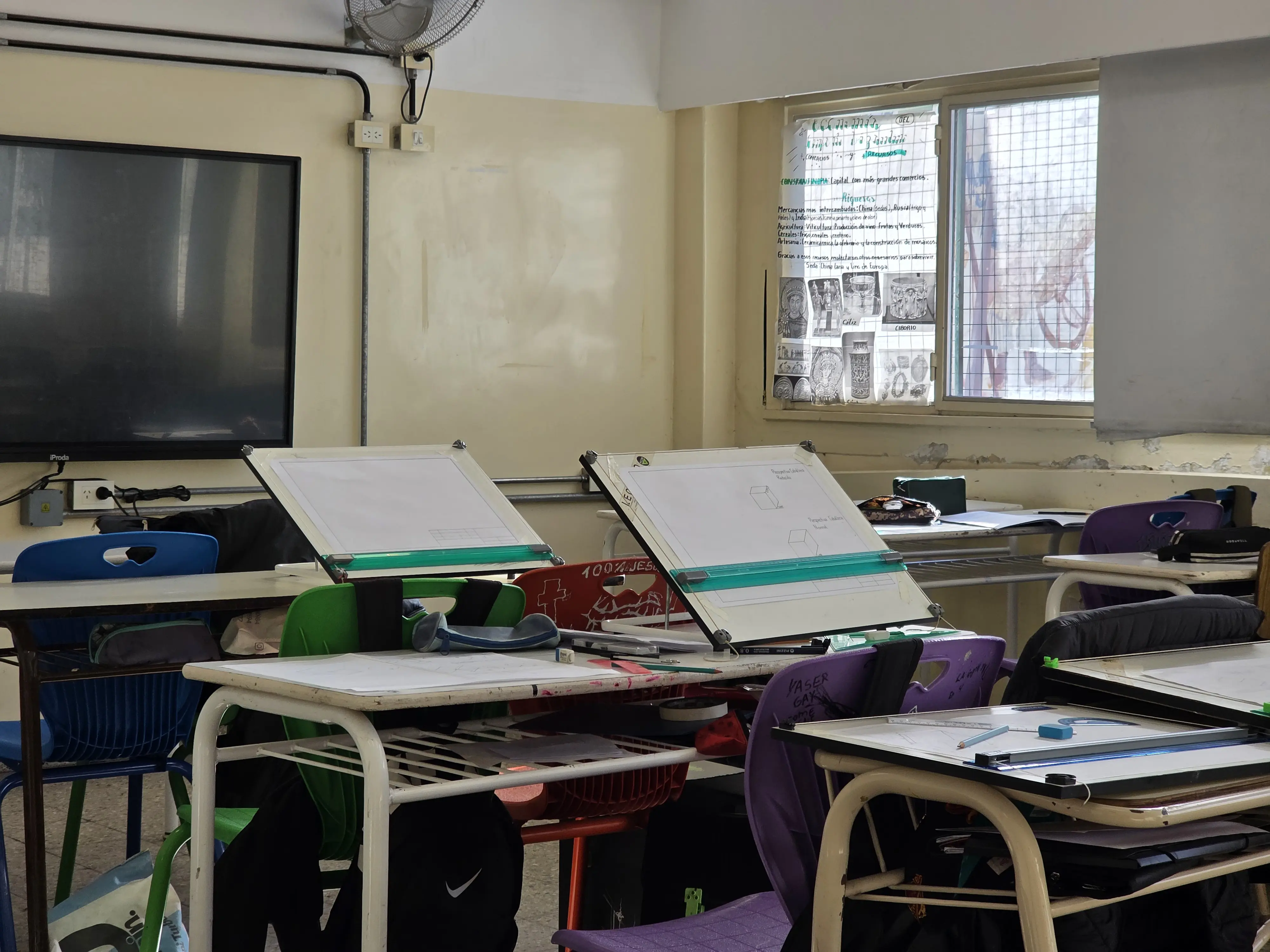 Estudiantes en talleres
